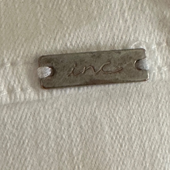 M3- #78 INC Fringe-Trim Curvy Cropped White Jeans, size 10 - Picture 5 of 9